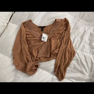 Camel long sleeve crop top. Size medium. NWT.